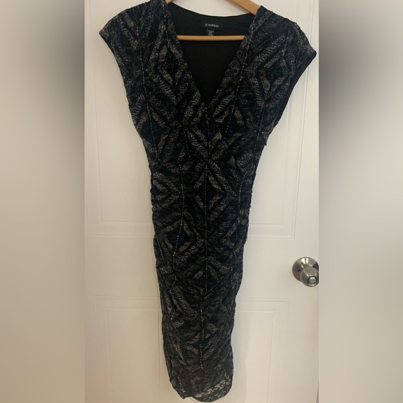 le chateau Dresses & Skirts - Le Chateau dress